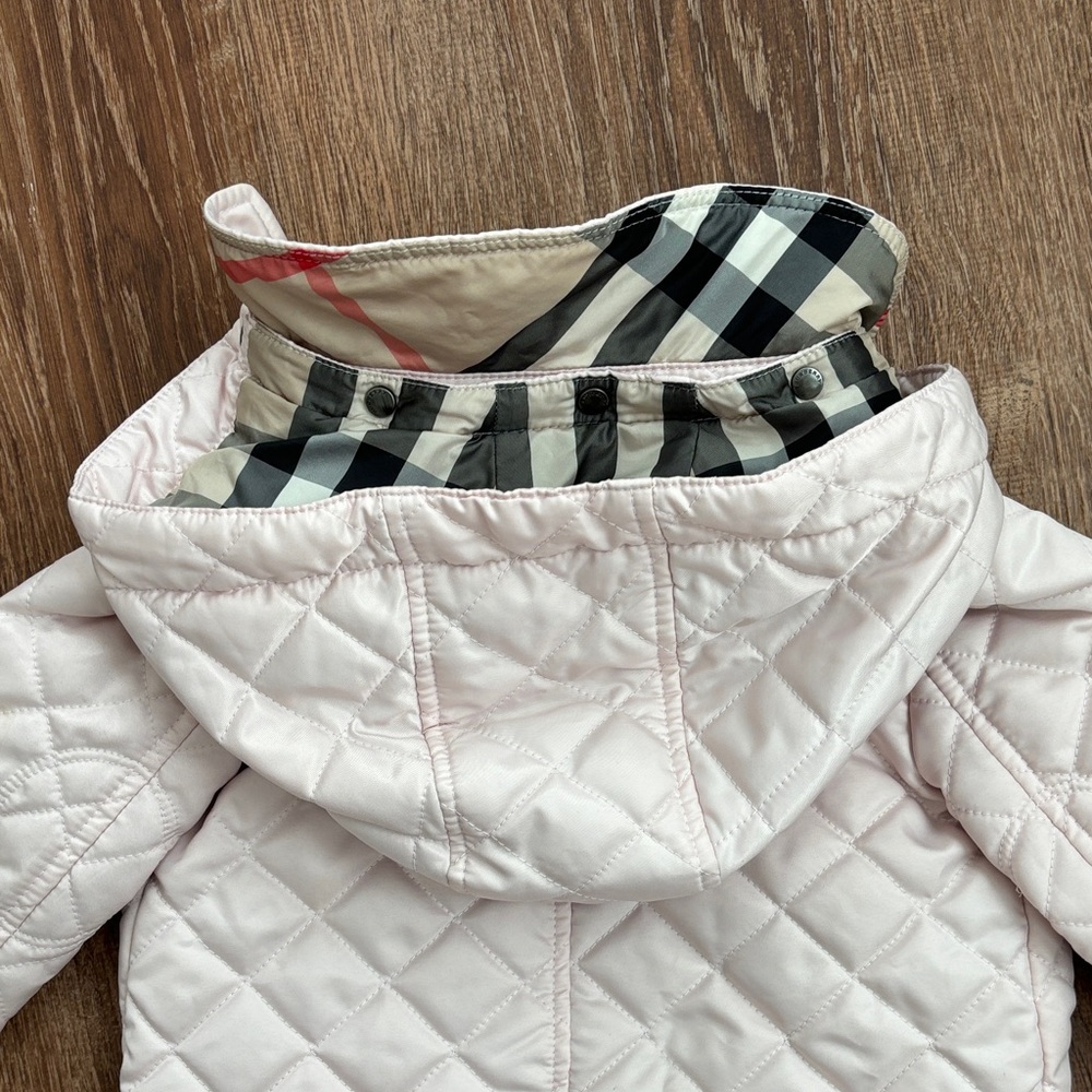 Burberry Kids Light Pink Quilted Puffer Coat - Picture 5 of 6